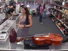 Sexy customer pawns her instrument and fucked by pawnkeeper